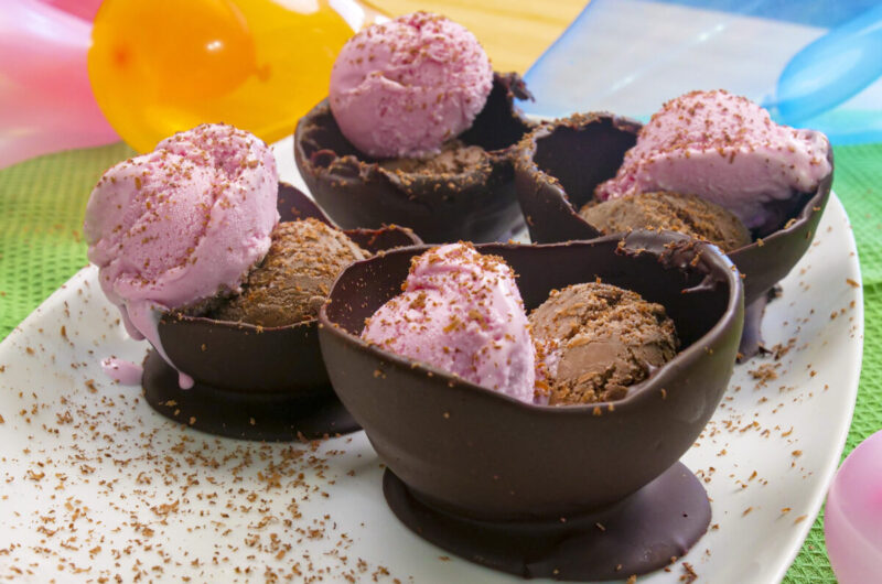 taças de chocolate com gelado
